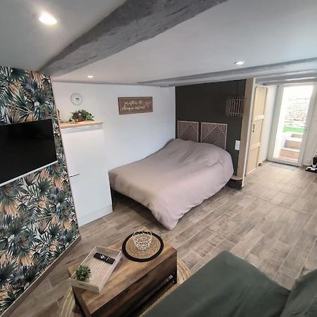 La Porte Bleue Neuville-de-Poitou Екстер'єр фото